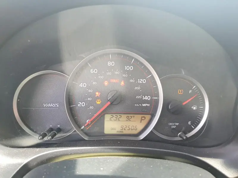 2012 TOYOTA YARIS 5-DOOR LE  