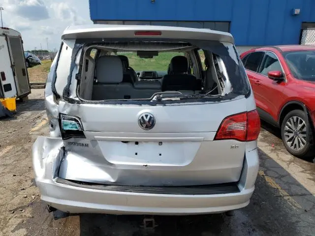 2011 VOLKSWAGEN ROUTAN SE  