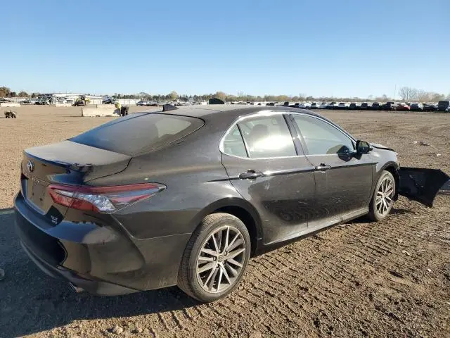 2024 TOYOTA CAMRY XLE  