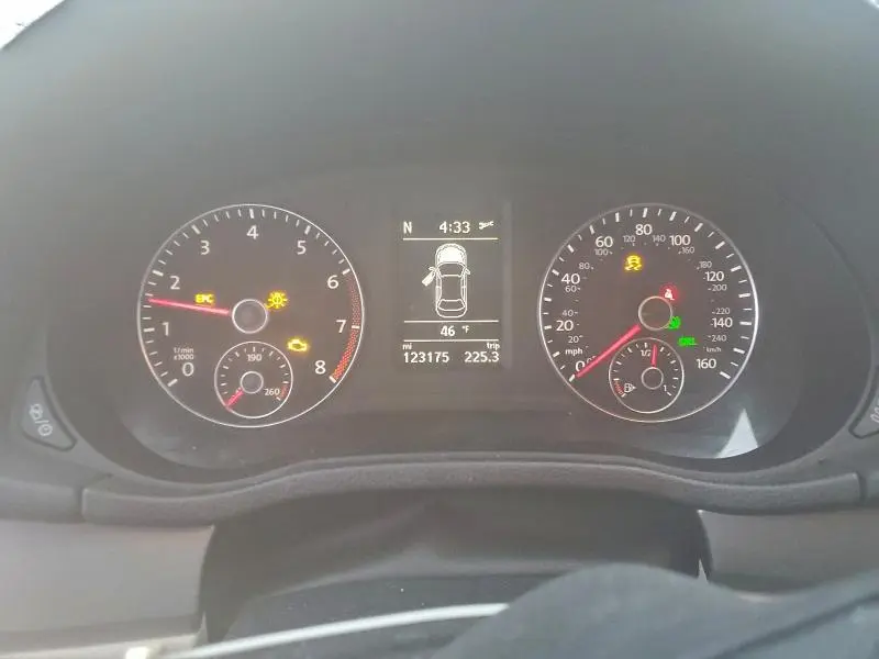 2015 VOLKSWAGEN PASSAT SE  