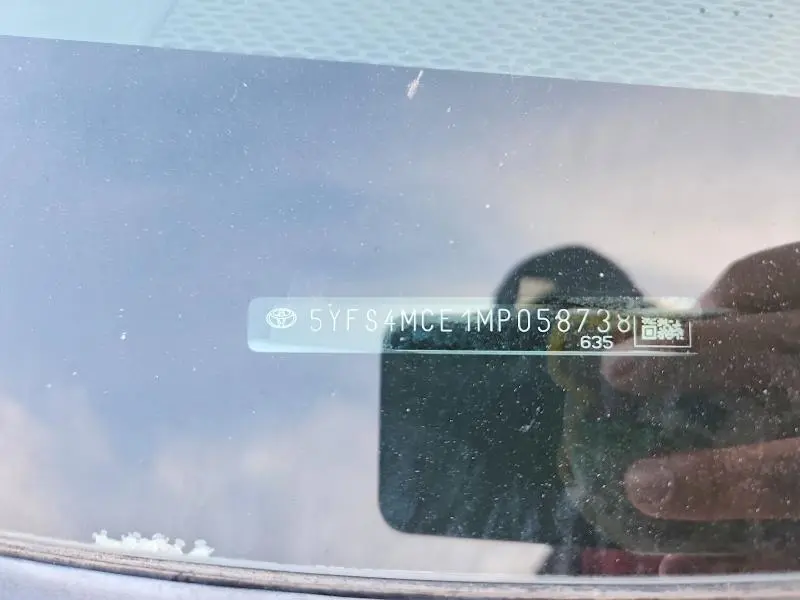 2021 TOYOTA COROLLA SE  