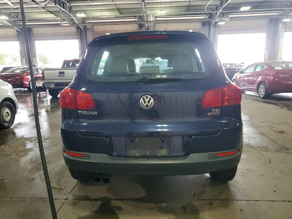 2016 VOLKSWAGEN TIGUAN S  