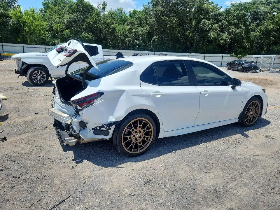 2024 TOYOTA CAMRY SE NIGHTSHADE  