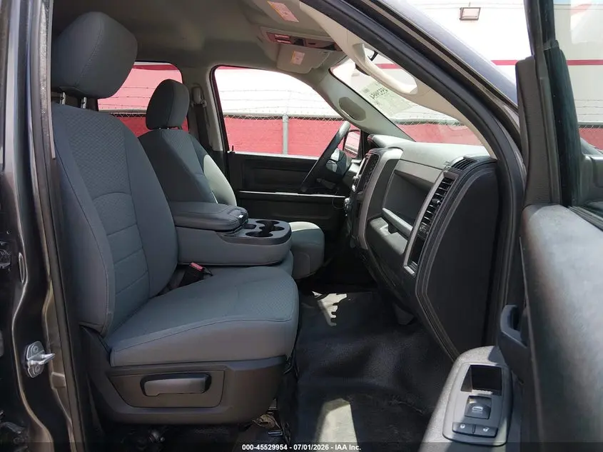 2019 RAM 1500 CLASSIC TRADESMAN  4X2 6'4 BOX