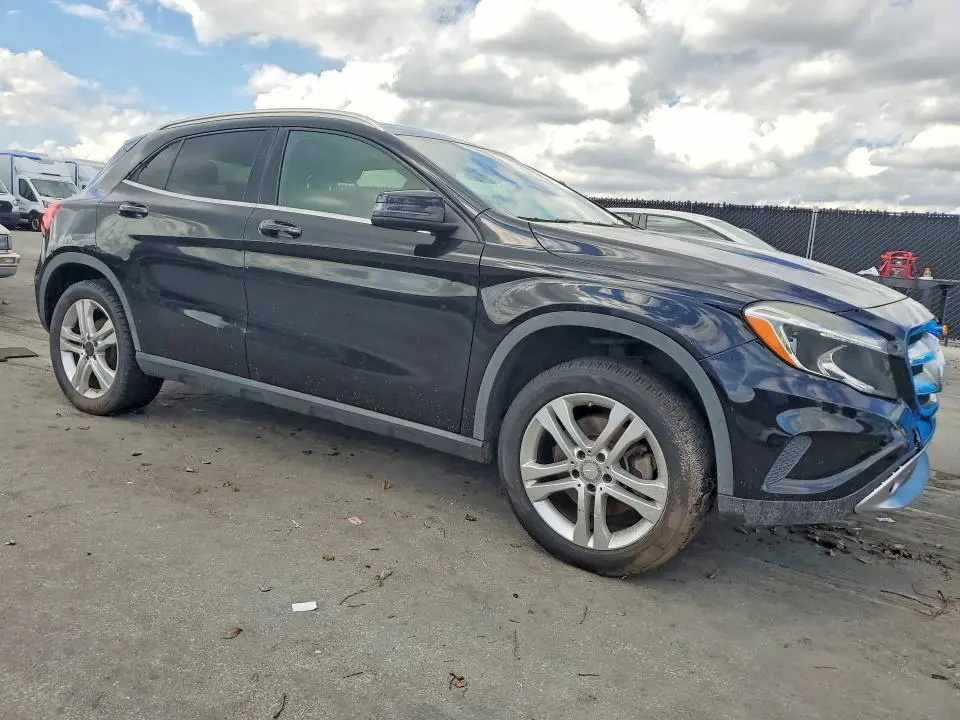 2015 MERCEDES-BENZ GLA 250 4MATIC  
