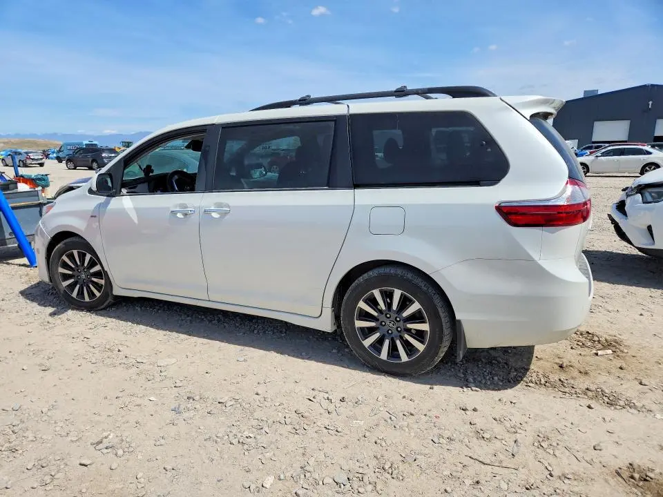 2018 TOYOTA SIENNA XLE PREMIUM 7-PASSENGER  