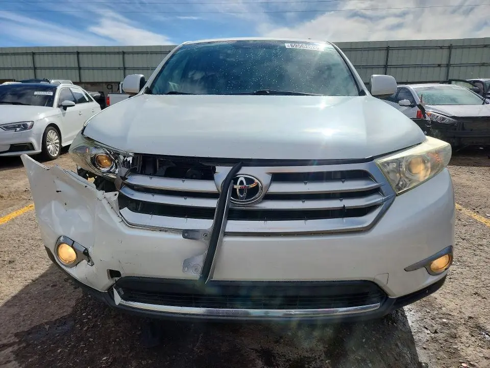 2011 TOYOTA HIGHLANDER BASE  