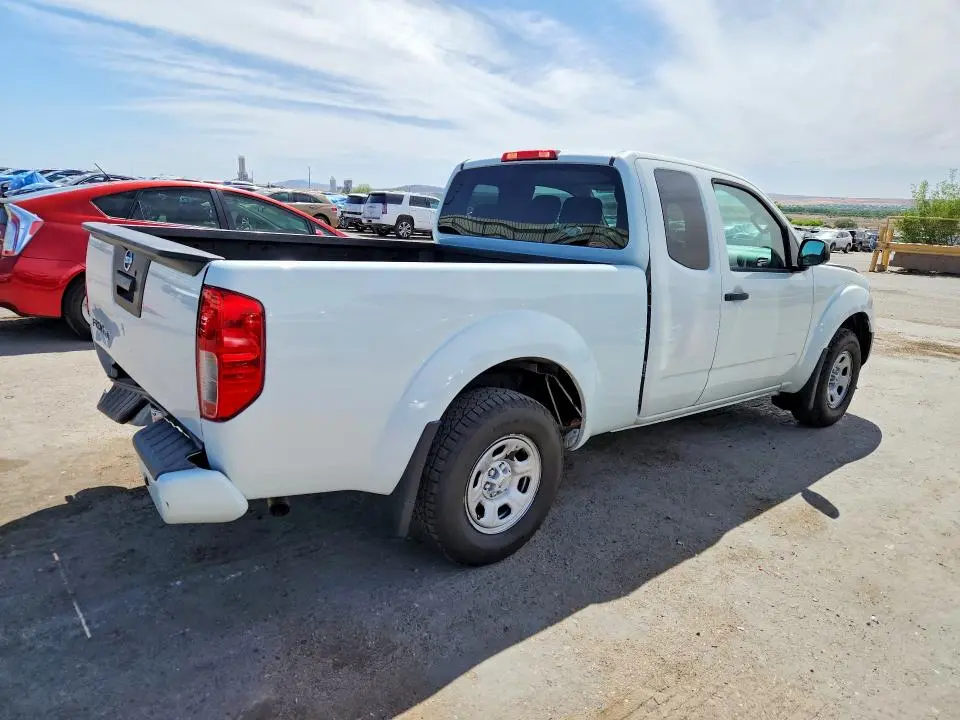 2017 NISSAN FRONTIER S  