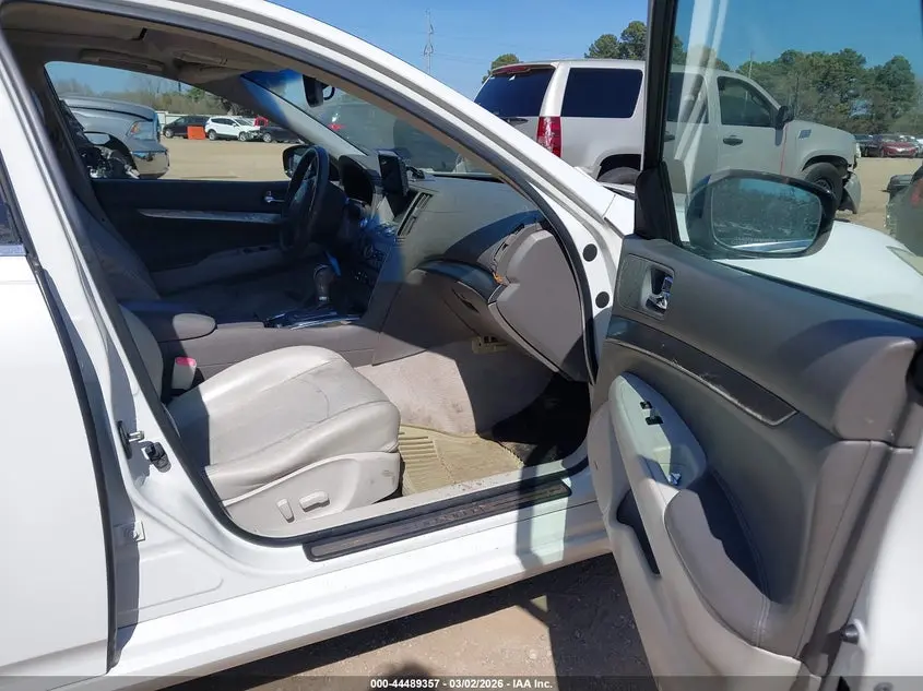 2010 INFINITI G37 JOURNEY