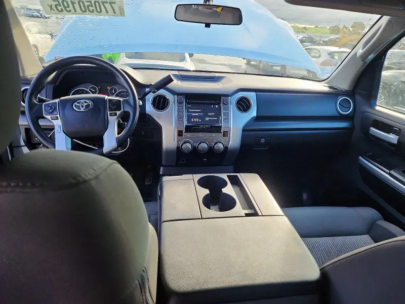 2016 TOYOTA TUNDRA CREWMAX SR5  