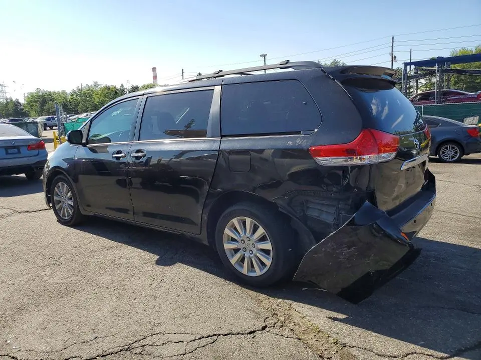 2013 TOYOTA SIENNA LIMITED 7-PASSENGER  