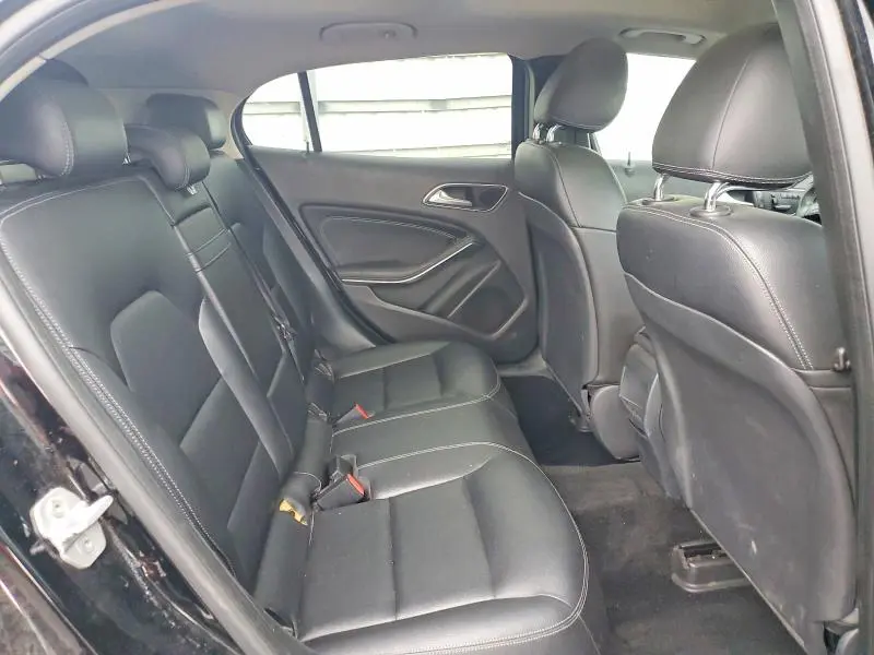 2015 MERCEDES-BENZ GLA 250  