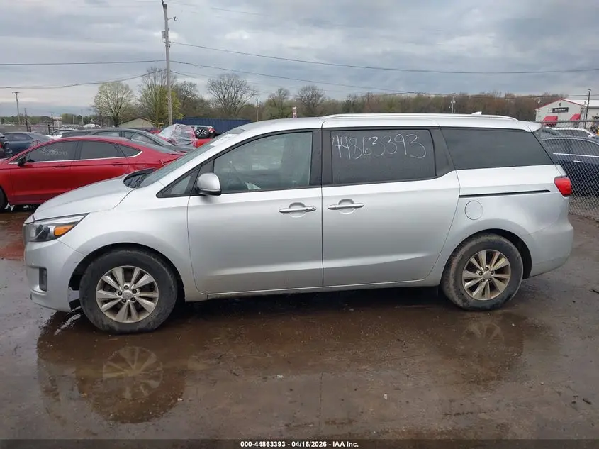 2017 KIA SEDONA LX