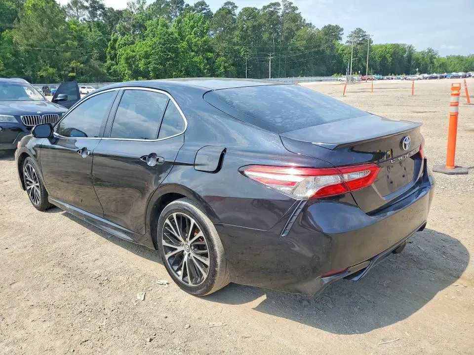 2018 TOYOTA CAMRY SE  