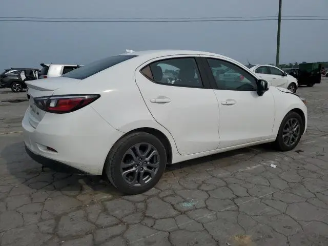 2019 TOYOTA YARIS L  