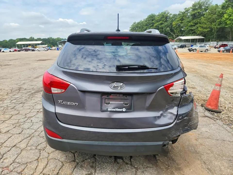 2015 HYUNDAI TUCSON SE  