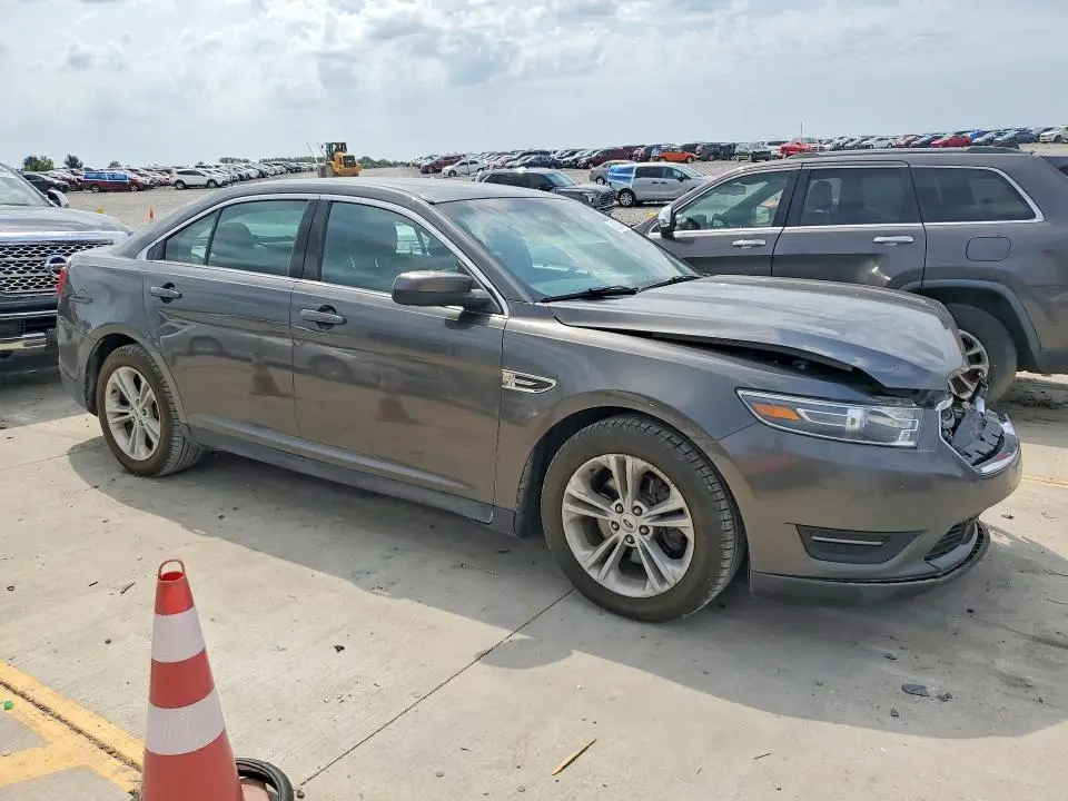 2018 FORD TAURUS SEL  