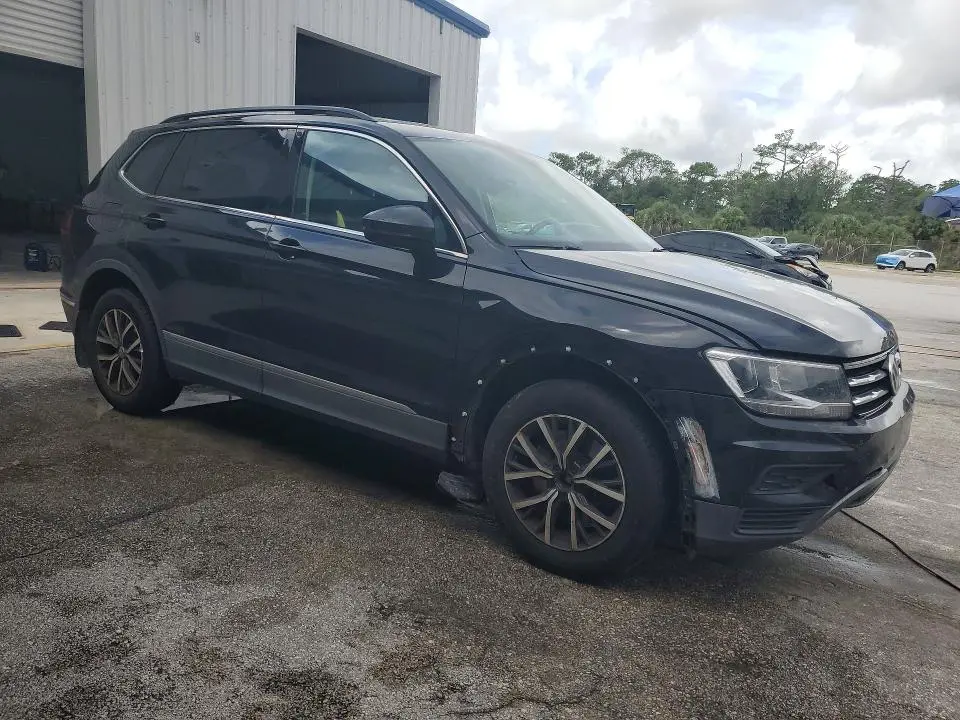 2020 VOLKSWAGEN TIGUAN SE  