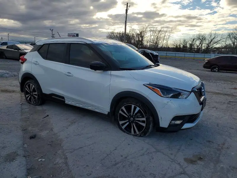 2020 NISSAN KICKS SR  