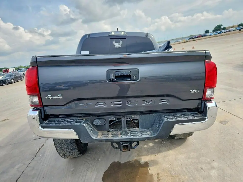 2019 TOYOTA TACOMA SR5 V6  