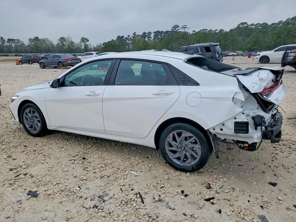 2025 HYUNDAI ELANTRA BLUE  