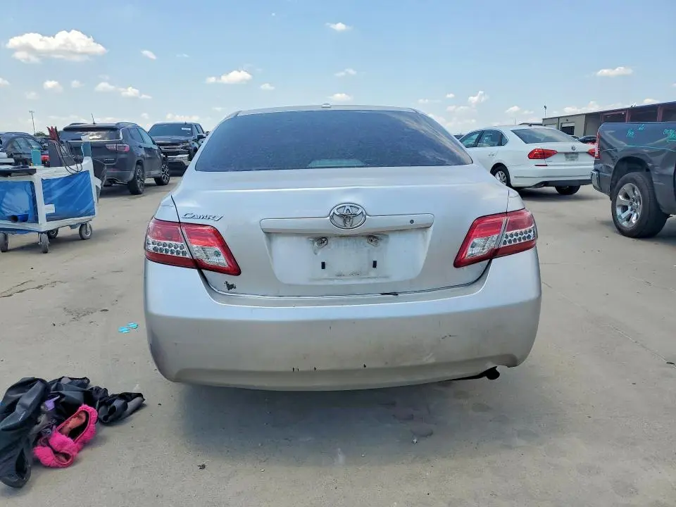 2011 TOYOTA CAMRY BASE  