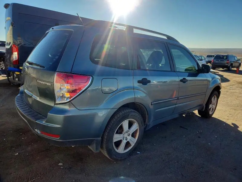 2010 SUBARU FORESTER XS  