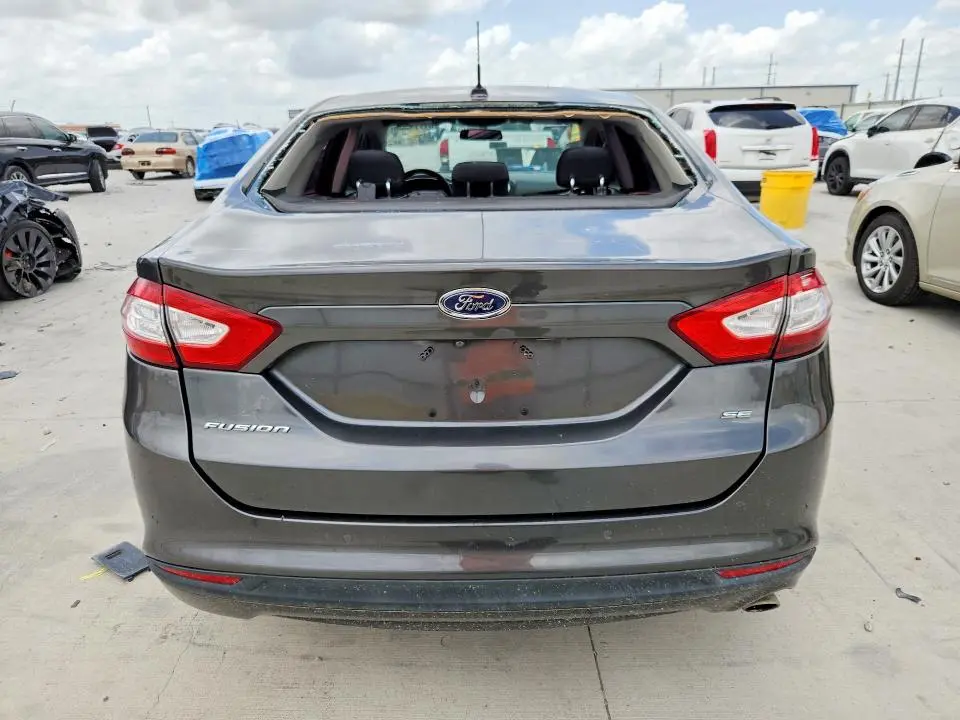 2016 FORD FUSION SE  