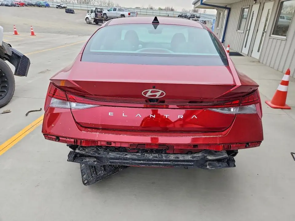 2024 HYUNDAI ELANTRA SEL  
