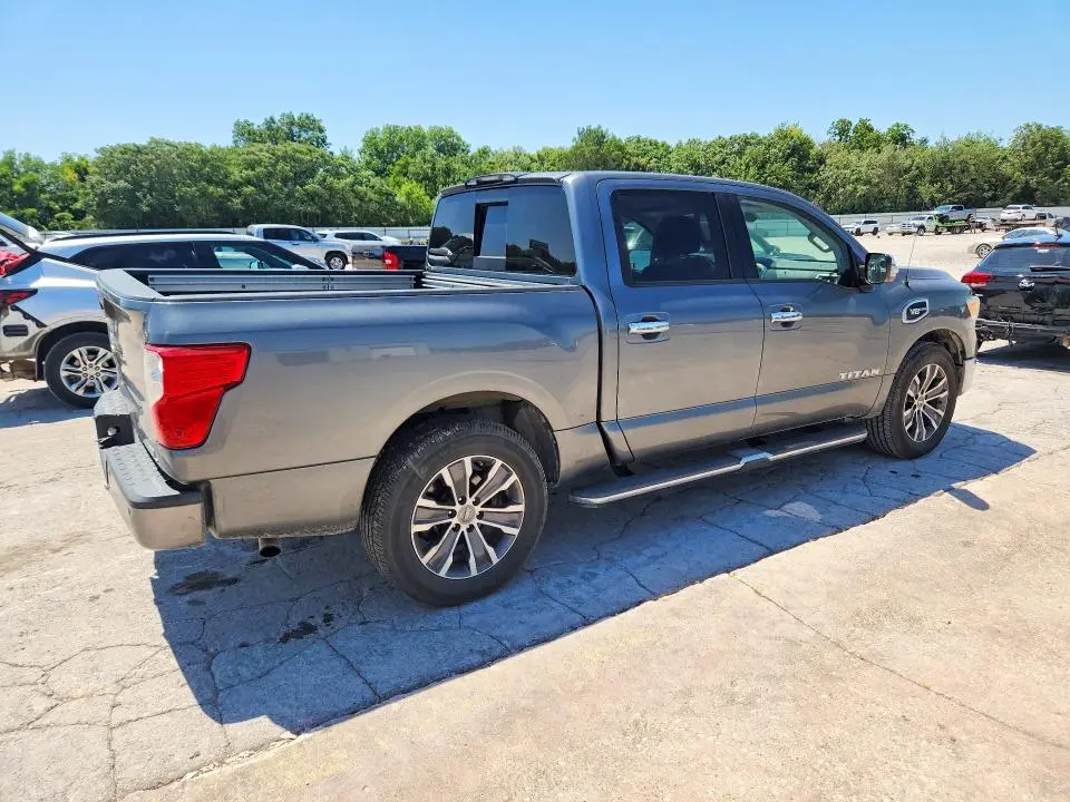 2017 NISSAN TITAN SL  