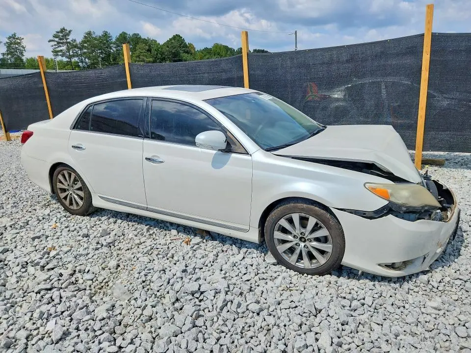 2011 TOYOTA AVALON LIMITED  