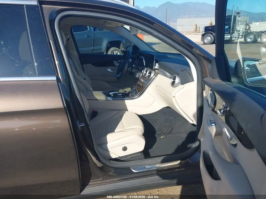 2017 MERCEDES-BENZ GLC 300  