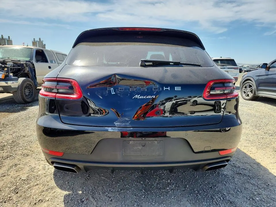 2017 PORSCHE MACAN   