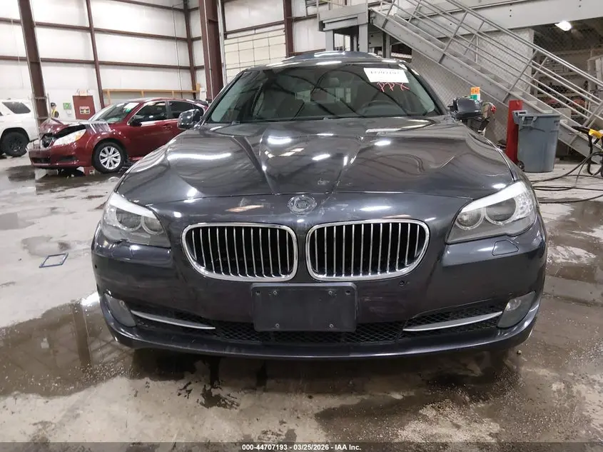 2011 BMW 528I  