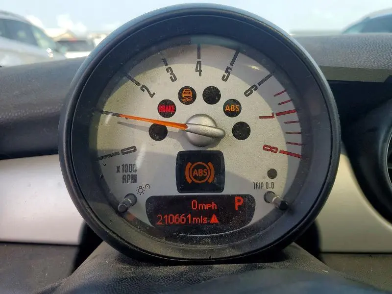 2011 MINI COOPER   