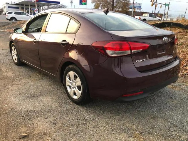 2017 KIA FORTE LX  