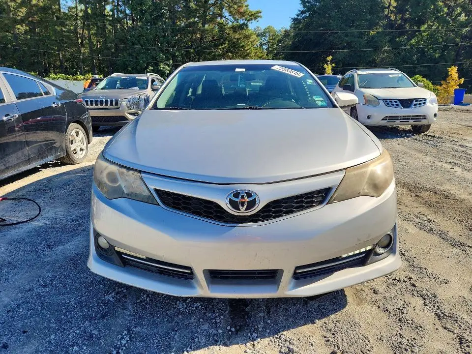 2013 TOYOTA CAMRY SE  