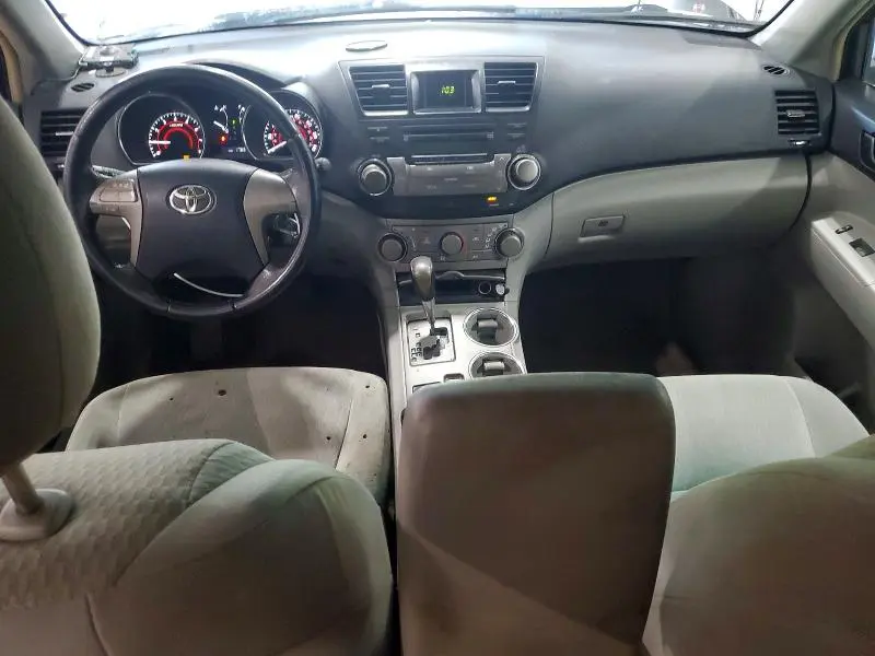 2010 TOYOTA HIGHLANDER BASE  