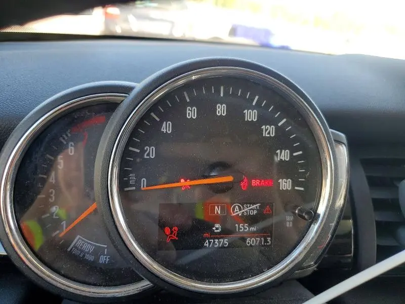 2021 MINI COOPER   