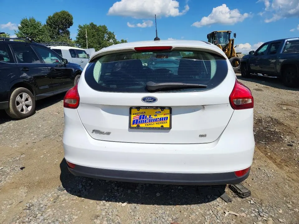 2017 FORD FOCUS SE  