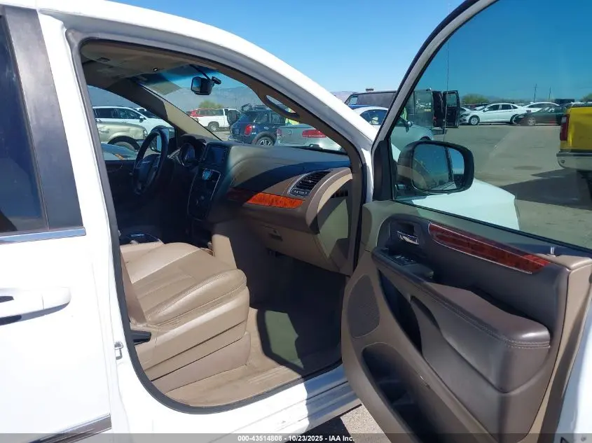 2015 CHRYSLER TOWN & COUNTRY TOURING