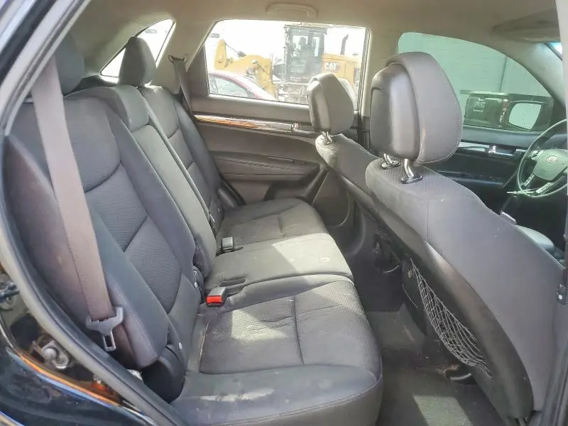 2011 KIA SORENTO LX  