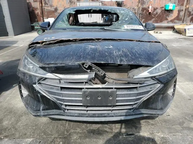 2020 HYUNDAI ELANTRA SE  