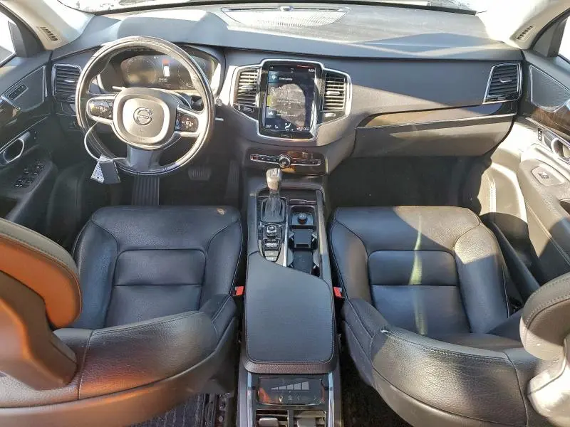 2018 VOLVO XC90 T6  