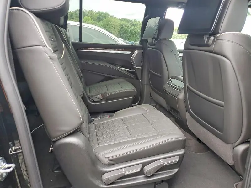 2026 CADILLAC ESCALADE ESV SPORT PLATINUM  