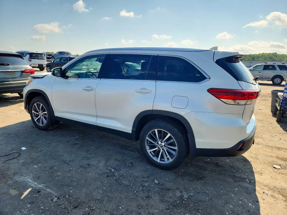 2019 TOYOTA HIGHLANDER XLE  
