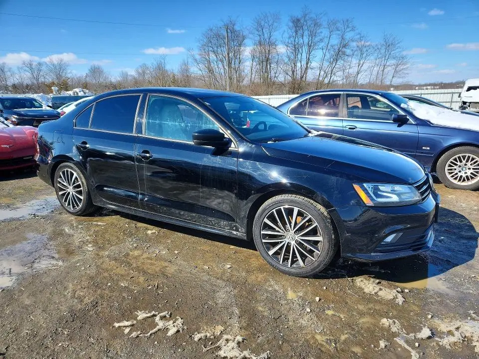 2016 VOLKSWAGEN JETTA SPORT  