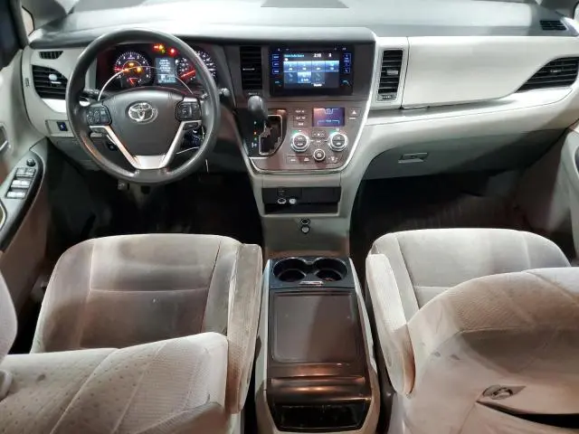 2017 TOYOTA SIENNA LE  