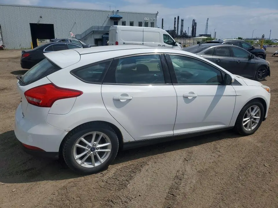 2015 FORD FOCUS SE  