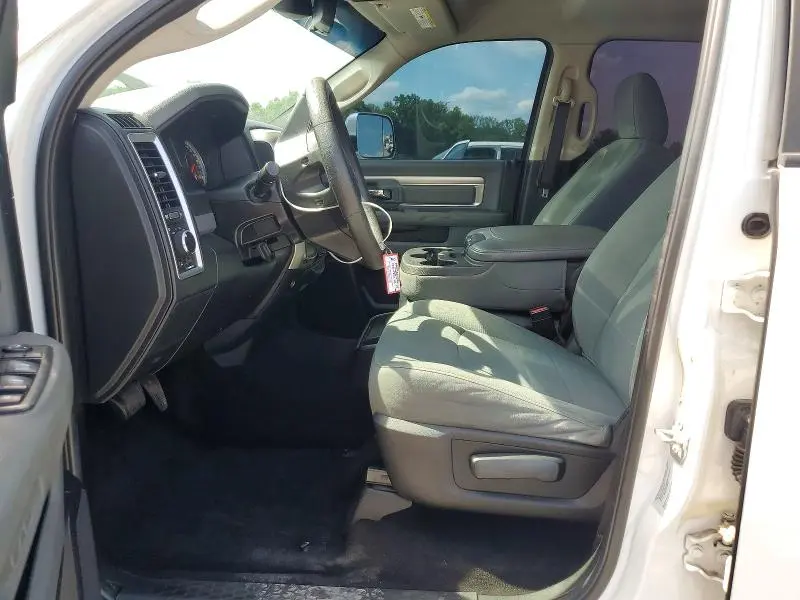 2016 RAM 2500 SLT  
